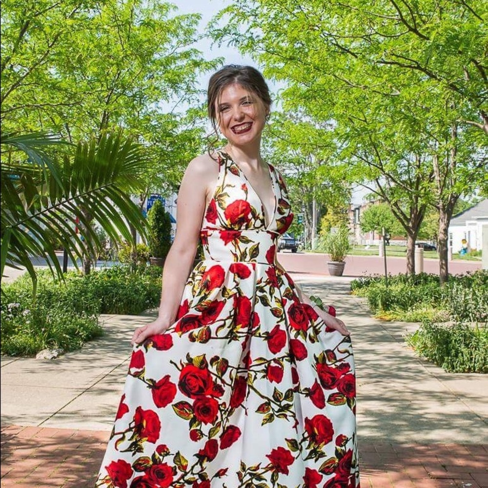 🌹PROM/EVENING GOWN🌹. - Picture 2 of 5